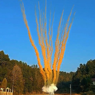 Дневной веерный салют 1,2