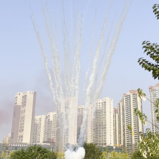 Дневной веерный салют 1,2